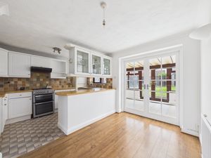Kitchen/Diner- click for photo gallery